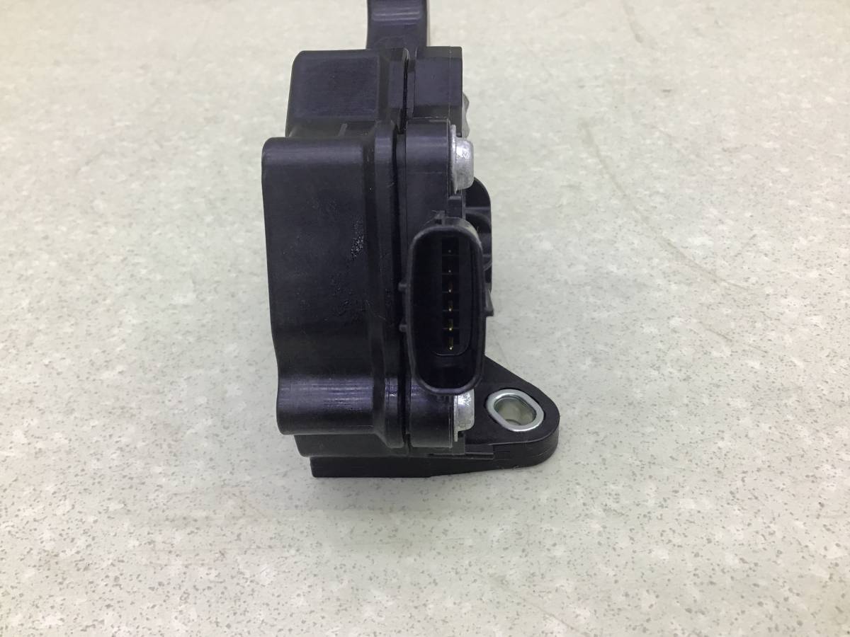 Педаль газа Toyota Rav 4 (A40) 2013>