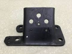 Кронштейн опоры двигателя Isuzu NQR 2005>