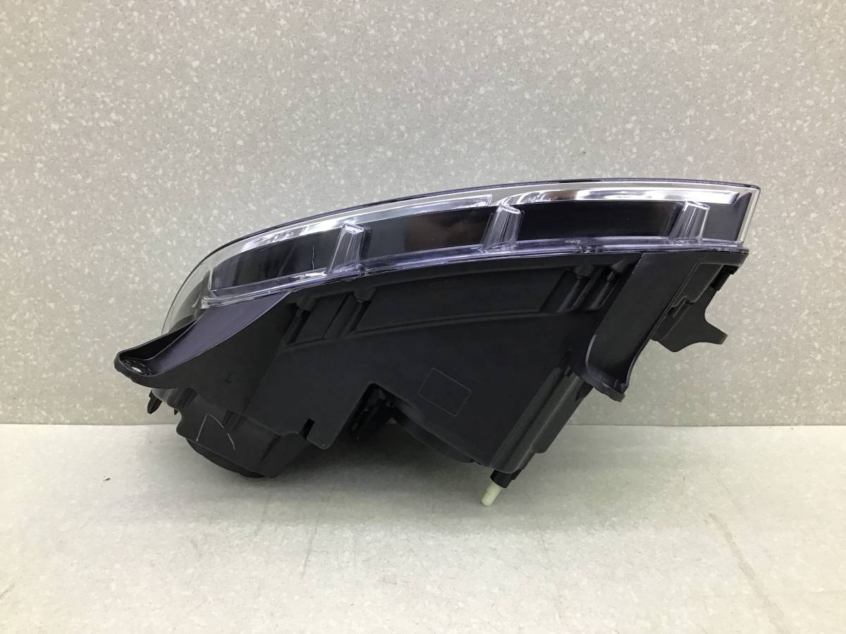 Фара правая Lada Largus (R90) 2012-2022