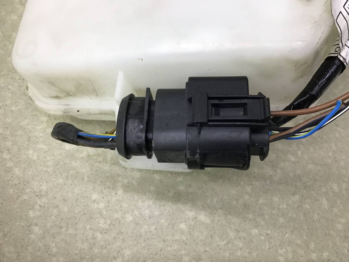 Бачок омывателя лобового стекла BMW X5 E70 2007-2013