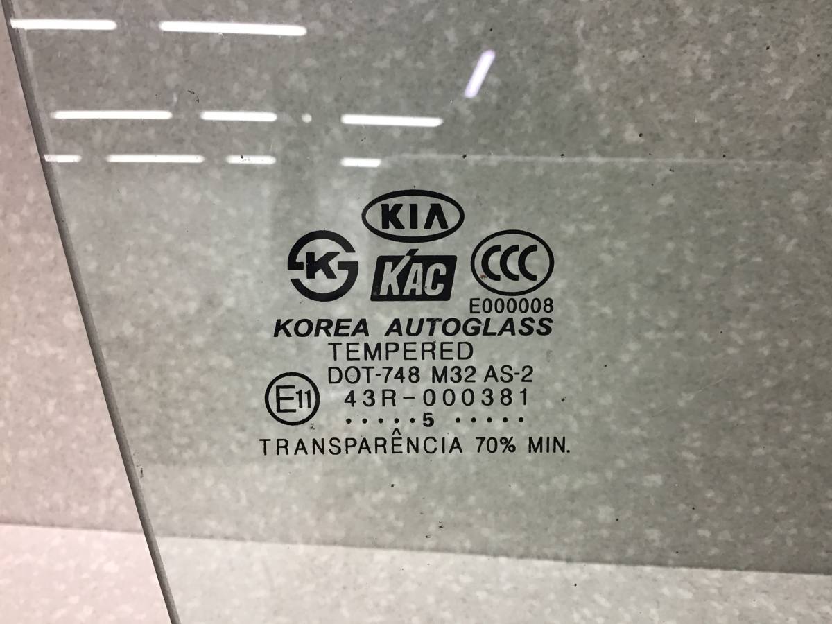 Стекло двери передней правой Kia Rio 1 (DC) 2000-2005 Стекло двери передней правой Kia Rio 1 (DC) 2000-2005