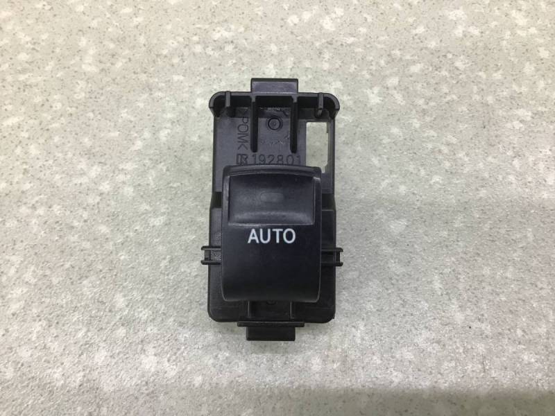 Кнопка стеклоподъемника Toyota Camry (V40) 2006-2011 Кнопка стеклоподъемника Toyota Camry (V40) 2006-2011