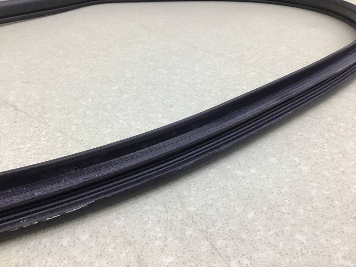 Уплотнитель проема двери передней правой Toyota Rav 4 (A40) 2013>