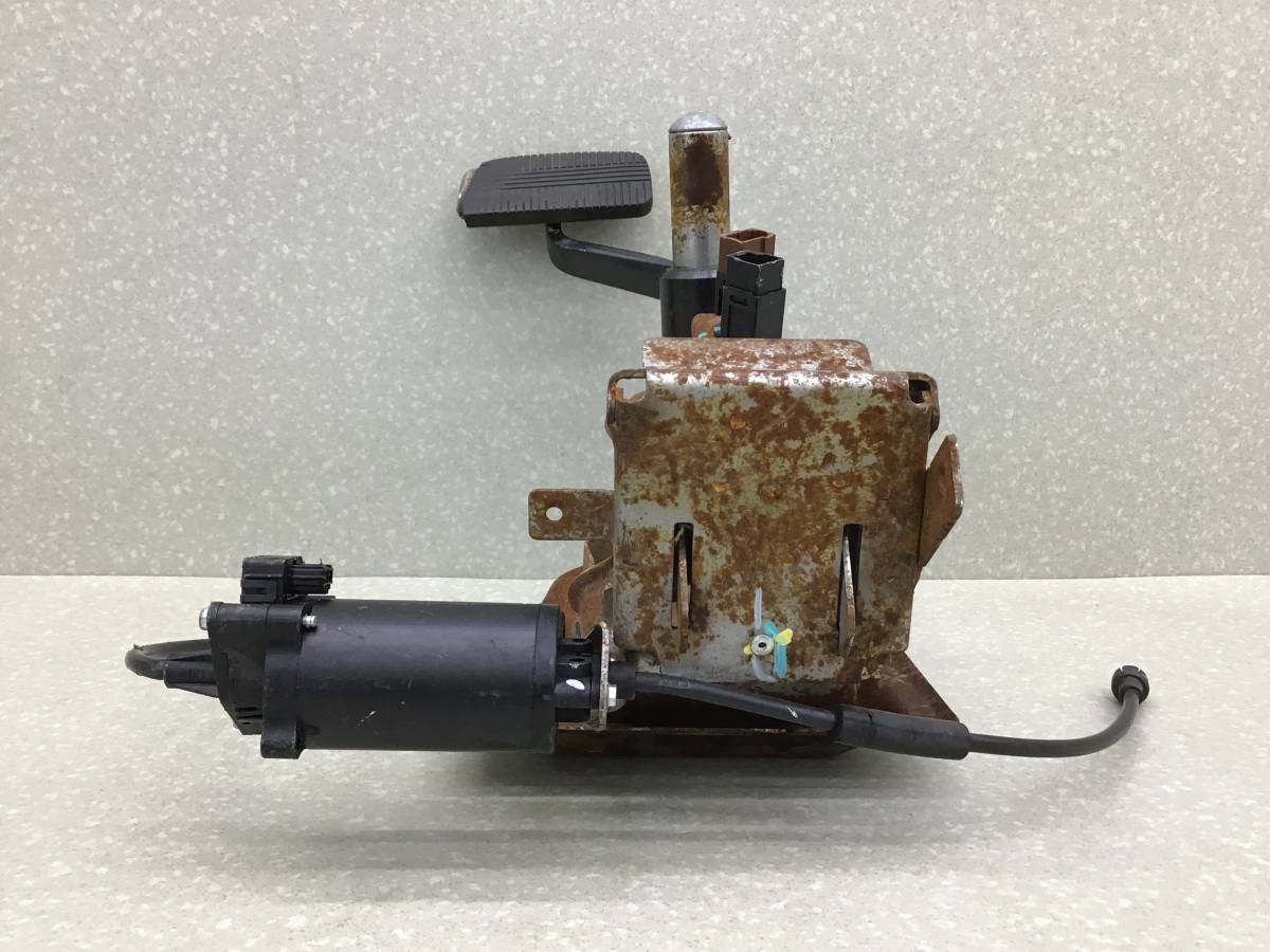 Педаль тормоза Nissan Murano (Z50) 2004-2008 Педаль тормоза Nissan Murano (Z50) 2004-2008