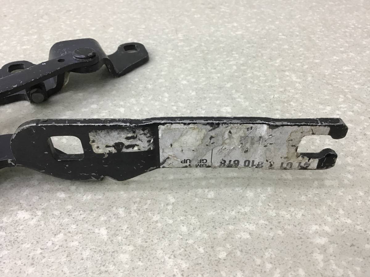 Петля капота правая BMW 3-series E90/E91 2005-2011 Петля капота правая BMW 3-series E90/E91 2005-2011