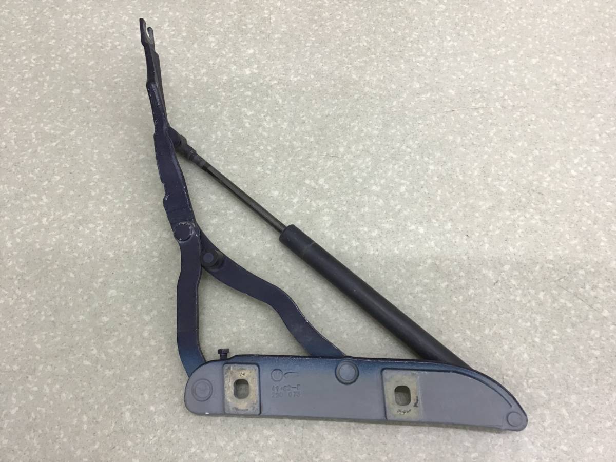 Петля крышки багажника BMW 3-series E46 1998-2005 Петля крышки багажника BMW 3-series E46 1998-2005