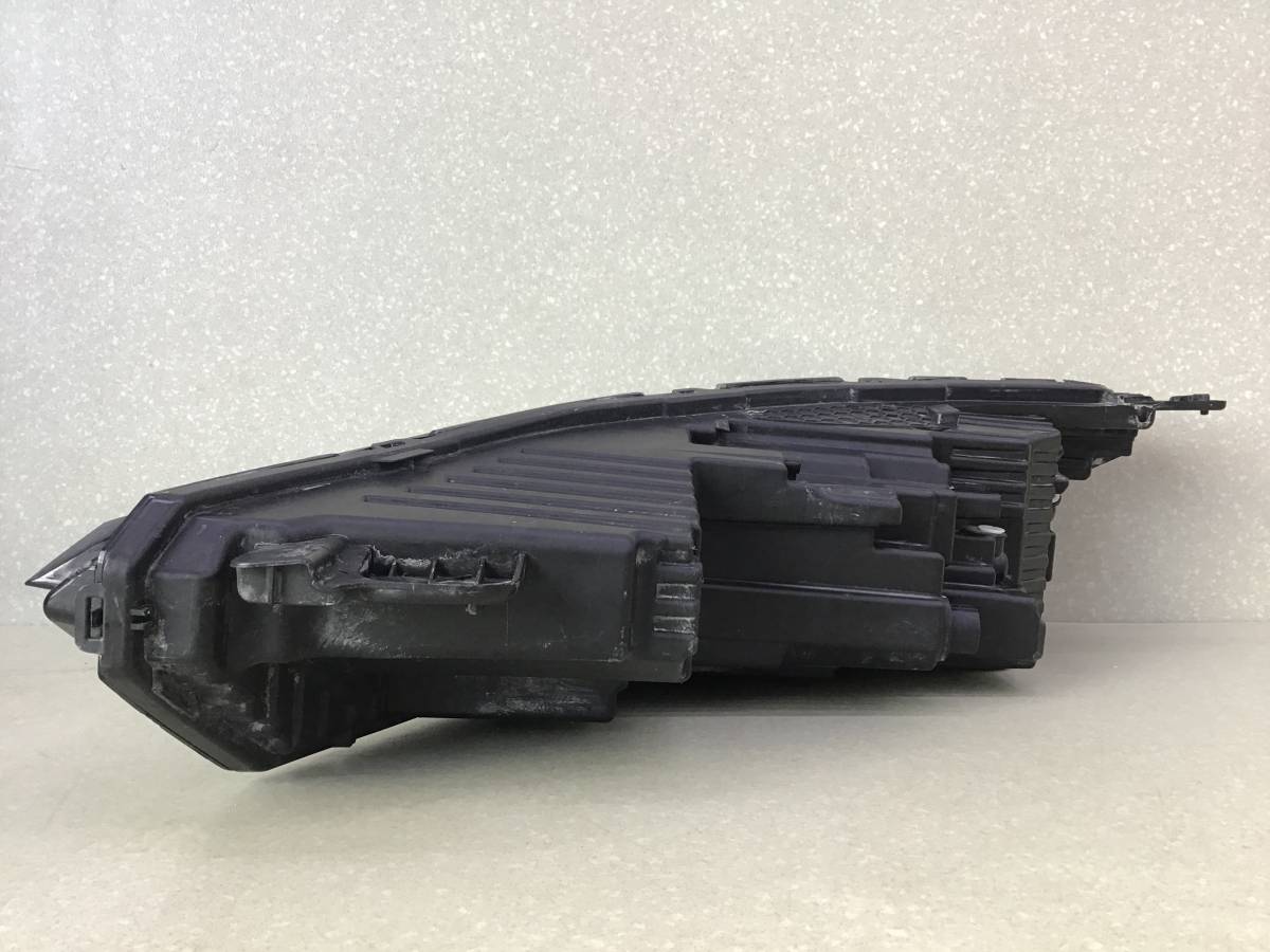 Фара правая Changan CS55 Plus 2021