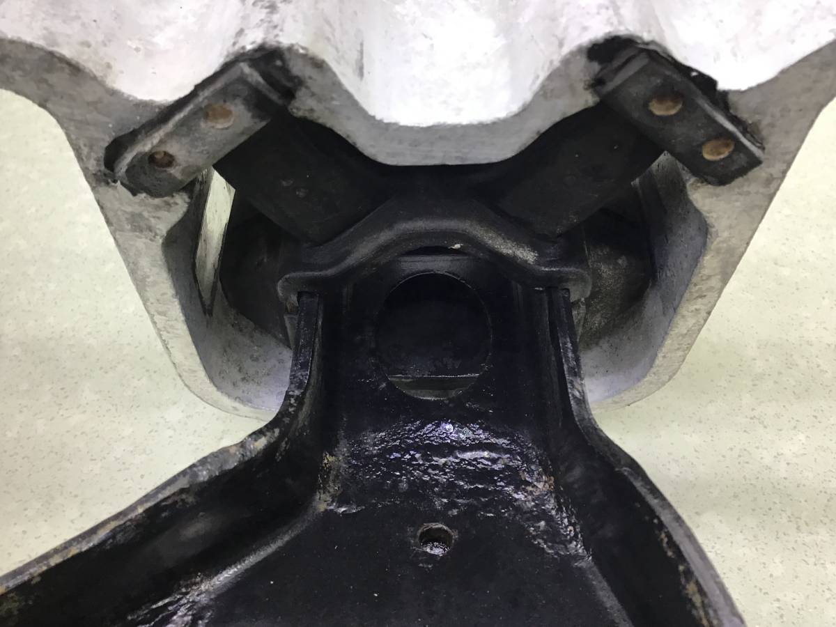 Опора двигателя правая Renault Logan (1) 2005-2014