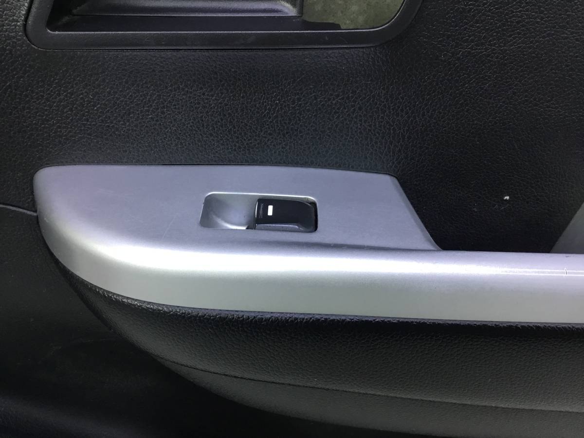 Обшивка двери передней правой Kia Rio 3 (QB) 2011-2017