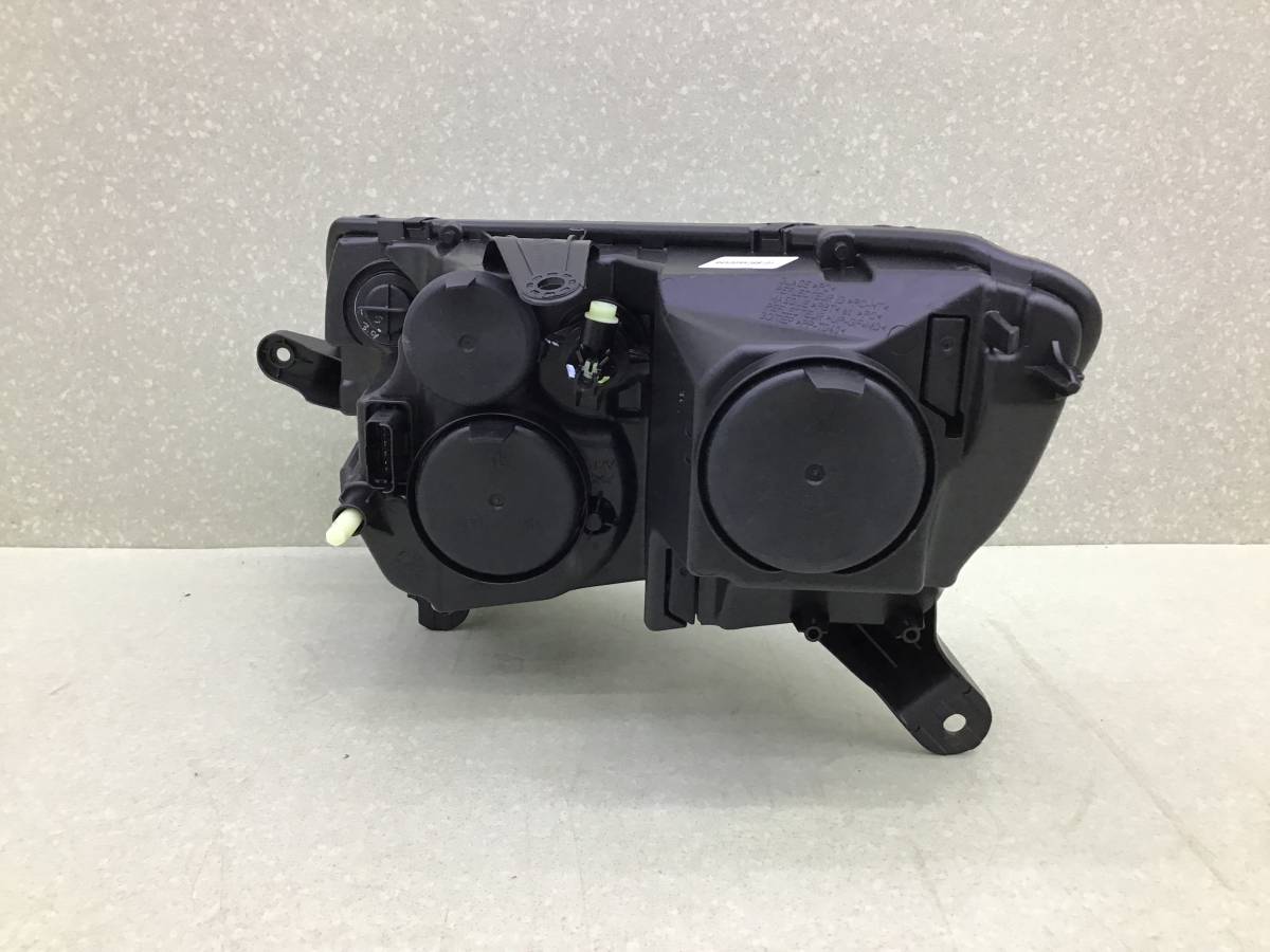 Фара правая Lada Largus (R90) 2012-2022