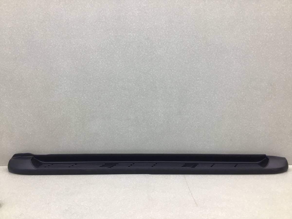 Подножка правая Toyota Hilux 2004-2015 Подножка правая Toyota Hilux 2004-2015