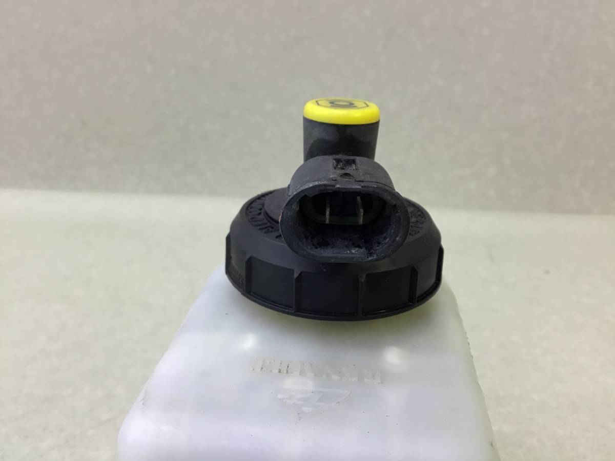 Бачок главного тормозного цилиндра Renault Duster (HS) 2010-2021