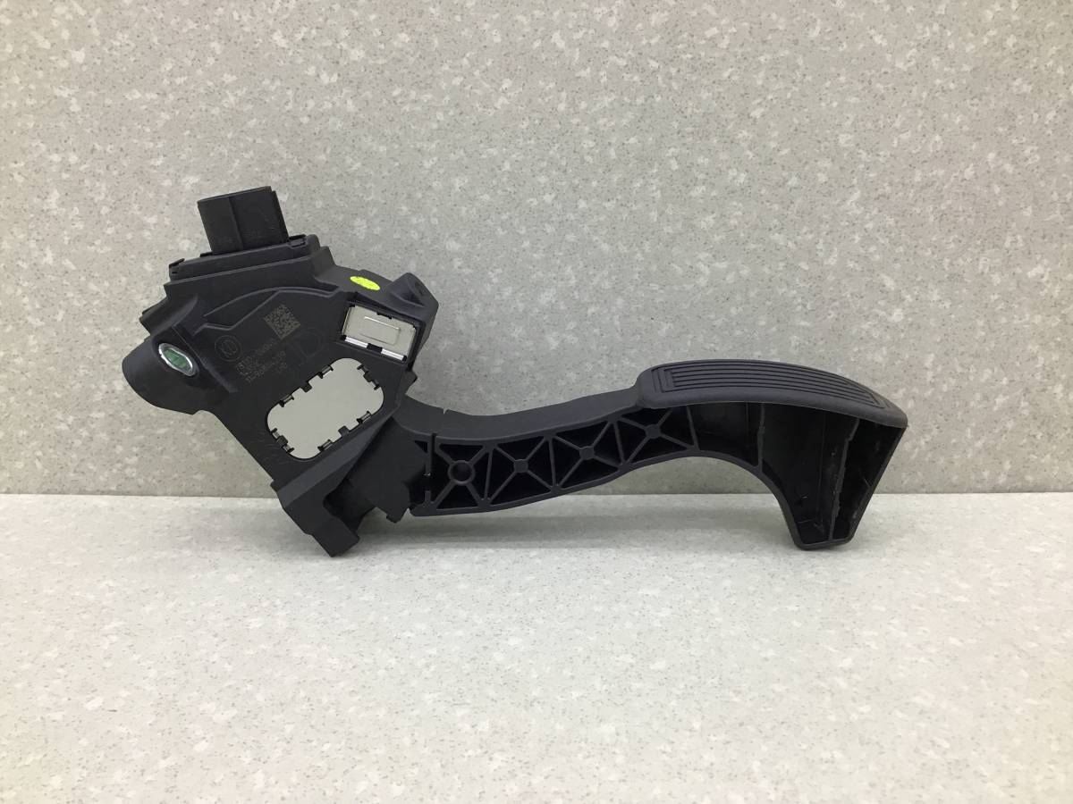 Педаль газа Toyota Corolla (NRE180) 2013-2019 Педаль газа Toyota Corolla (NRE180) 2013-2019