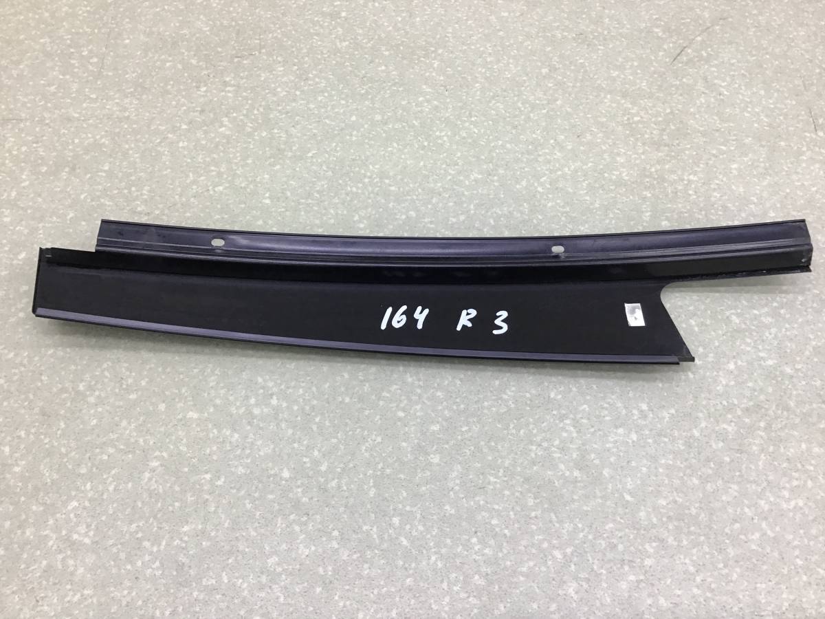 Накладка стойки BMW X1 E84 2009-2015 Накладка стойки BMW X1 E84 2009-2015
