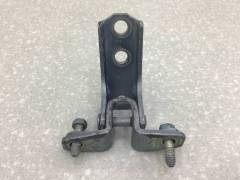 Петля двери передней левой нижняя Mitsubishi Lancer 9  (CS/Classic) 2000-2011