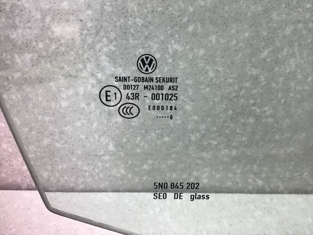 Стекло двери передней правой Volkswagen Tiguan (5N1) 2007-2011 Стекло двери передней правой Volkswagen Tiguan (5N1) 2007-2011