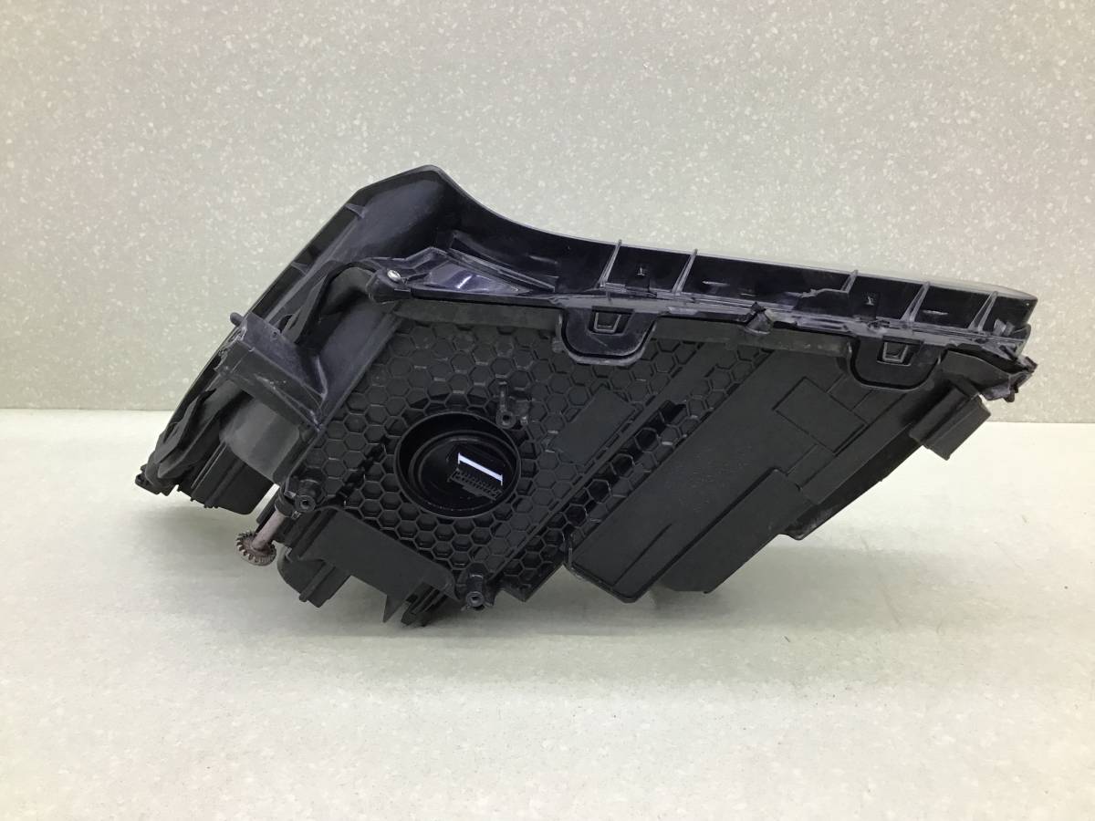 Фара правая Lexus NX 200 (ZGZ10) 2014-2021