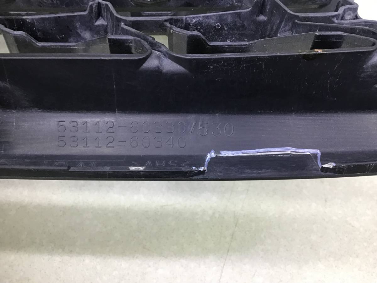 Решетка радиатора Lexus GX460 (URJ150) 2009-н.в.