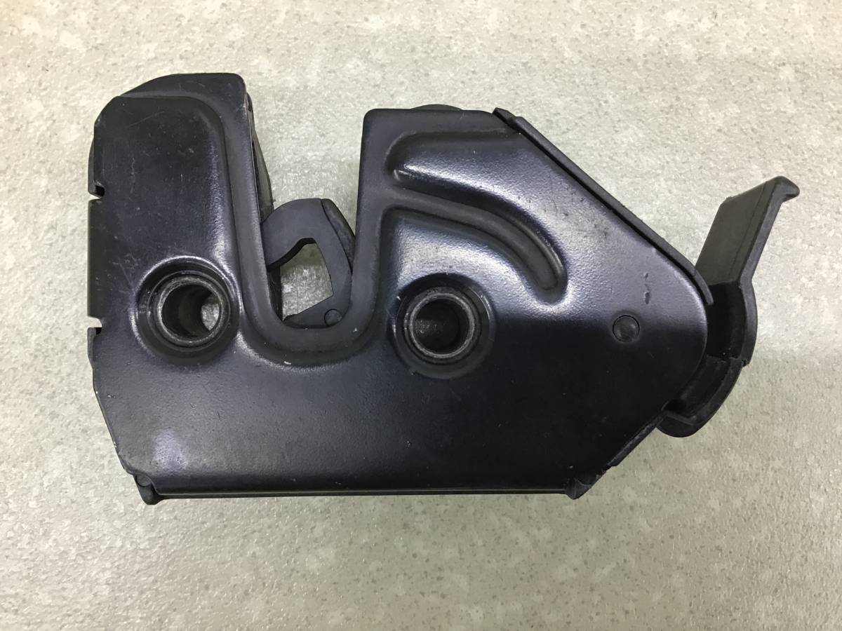 Замок багажника Land Rover Range Rover 3 (LM) 2002-2012 Замок багажника Land Rover Range Rover 3 (LM) 2002-2012