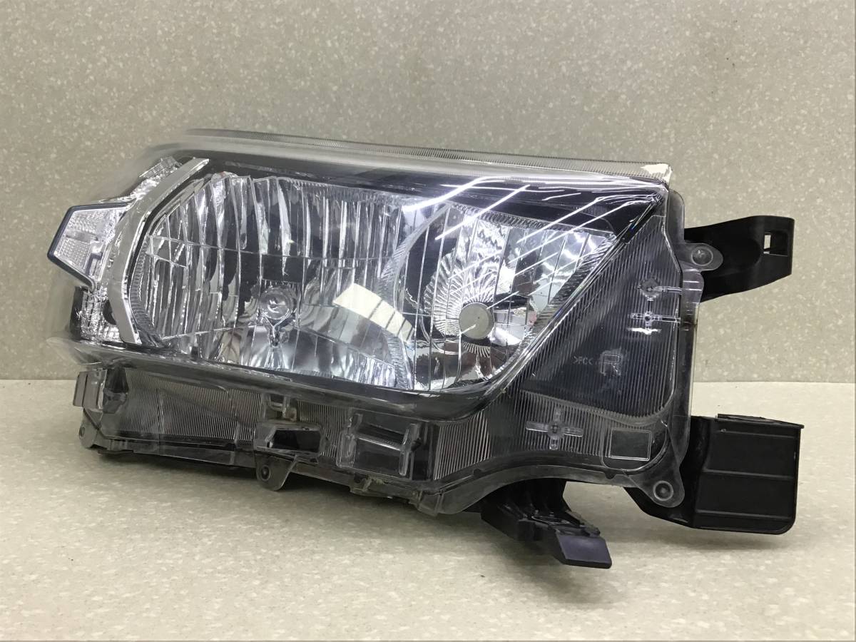 Фара правая Toyota Hilux (GUN125L, GUN126L, TGN126) 2015-н.в. Фара правая Toyota Hilux (GUN125L, GUN126L, TGN126) 2015-н.в.