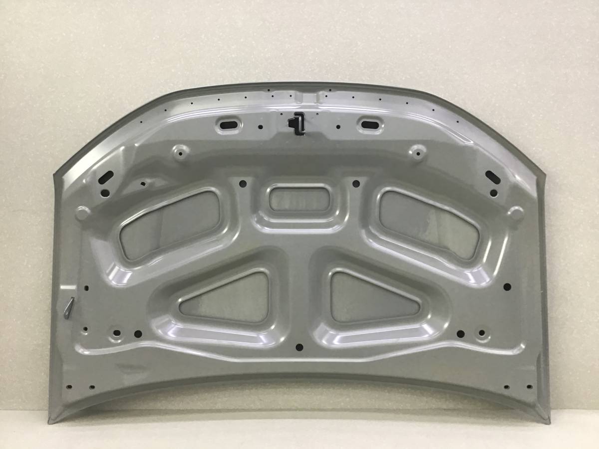 Капот Lada Largus (R90) 2012-2022 Капот Lada Largus (R90) 2012-2022