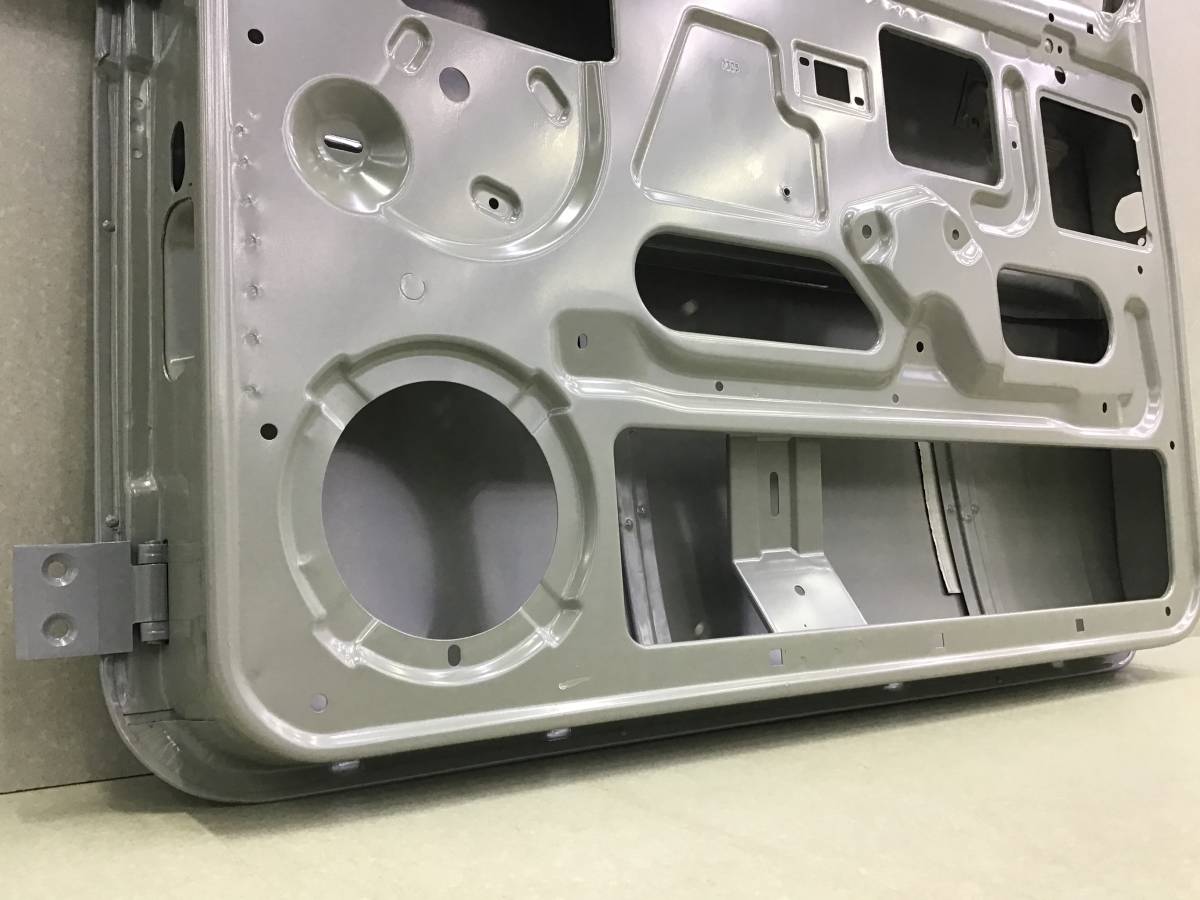 Дверь передняя правая Lada Niva (2121) 1977-2021