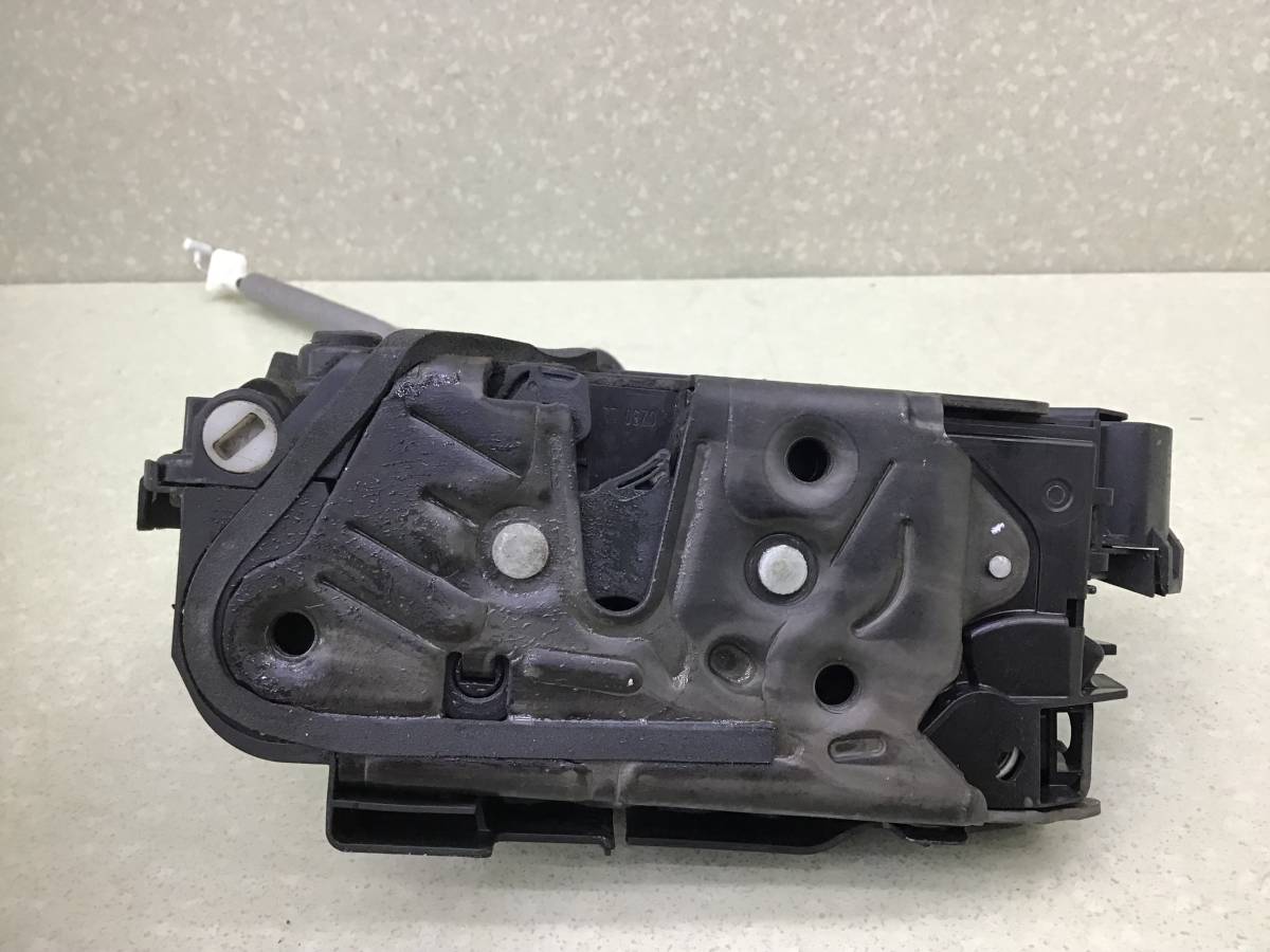 Замок двери задней левой Skoda Rapid 2 2019-2023