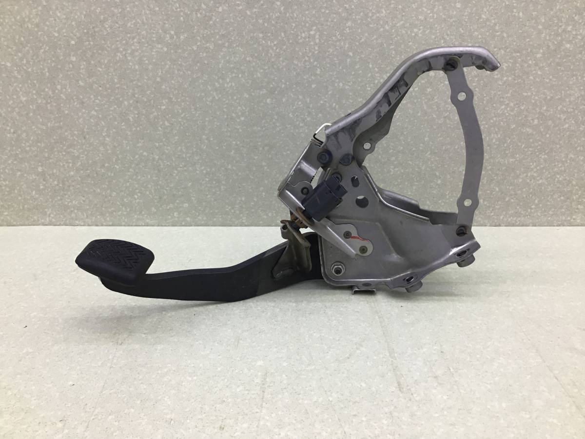 Педаль тормоза Toyota Rav 4 (A40) 2013>