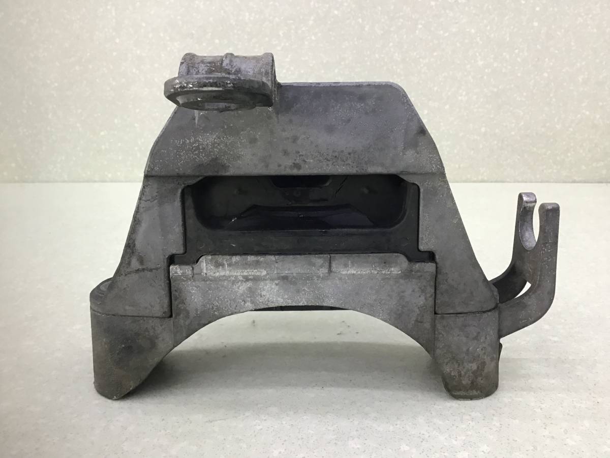 Опора двигателя правая Opel Astra J (P10) 2009-2015