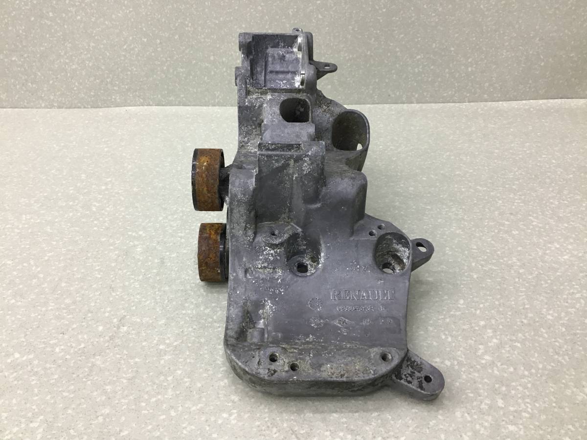 Кронштейн генератора Renault Duster (HS) 2010-2021 Кронштейн генератора Renault Duster (HS) 2010-2021