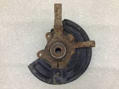 Кулак поворотный передний правый Renault Symbol (1) 2001-2008