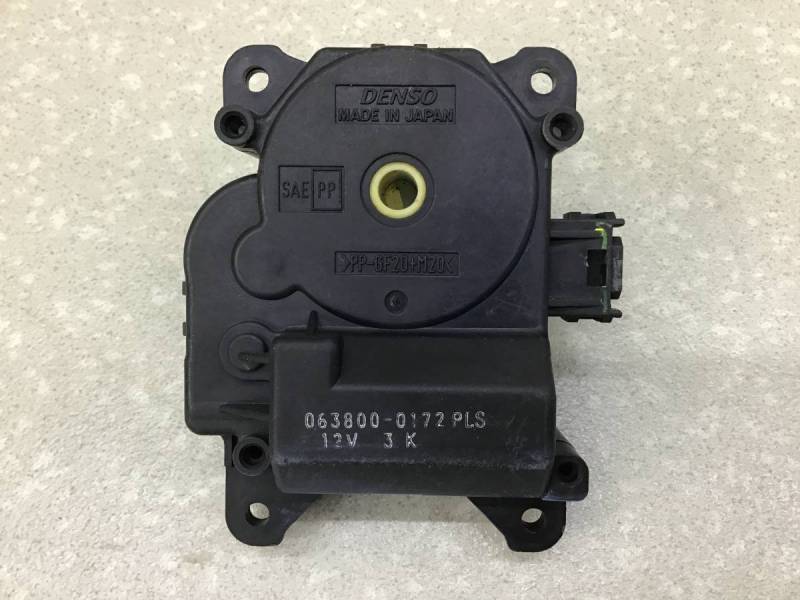 Моторчик заслонки печки Toyota Camry (V40) 2006-2011 Моторчик заслонки печки Toyota Camry (V40) 2006-2011