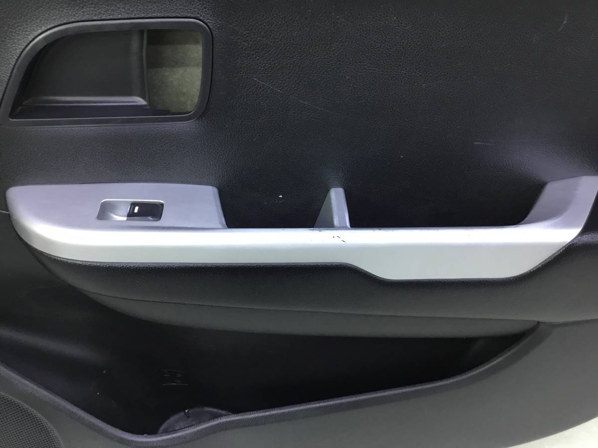 Обшивка двери передней правой Kia Rio 3 (QB) 2011-2017