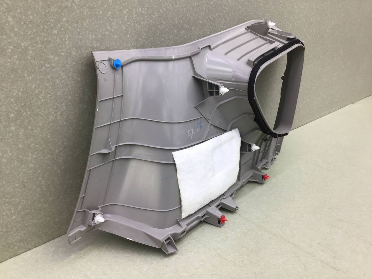 Обшивка задней стойки правая Toyota Rav 4 (A40) 2013>