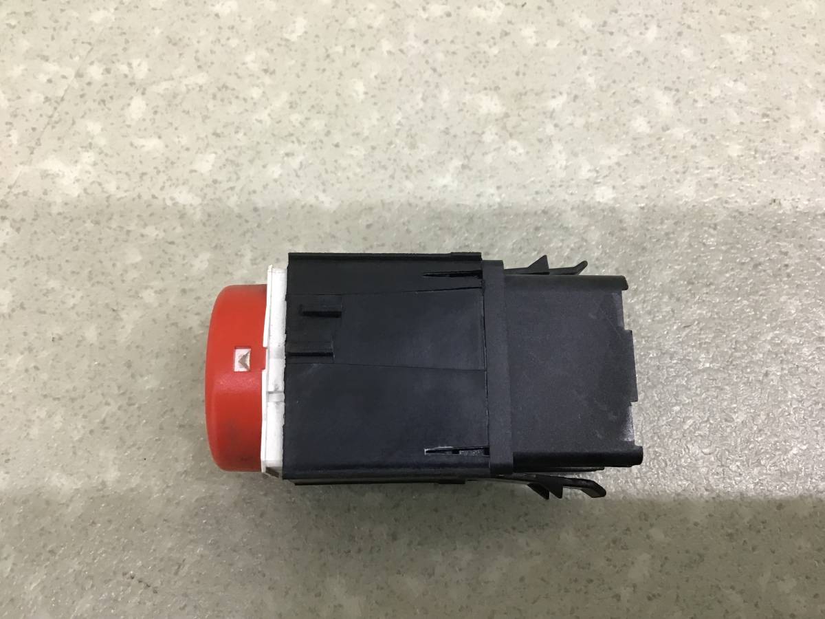 Кнопка аварийной сигнализации Seat Leon (1P1) 2005-2013