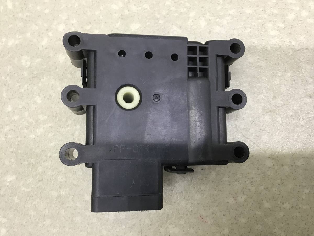 Моторчик заслонки печки Mazda CX-7 (ER) 2006-2012 Моторчик заслонки печки Mazda CX-7 (ER) 2006-2012