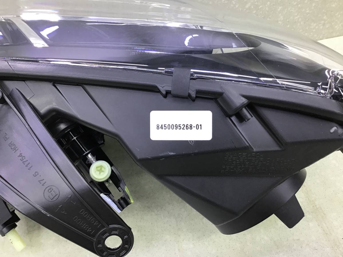 Фара правая Lada Largus (R90) 2012-2022