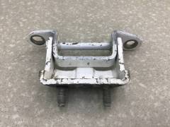 Петля двери задней правой верхняя Nissan Qashqai (J11) 2014>