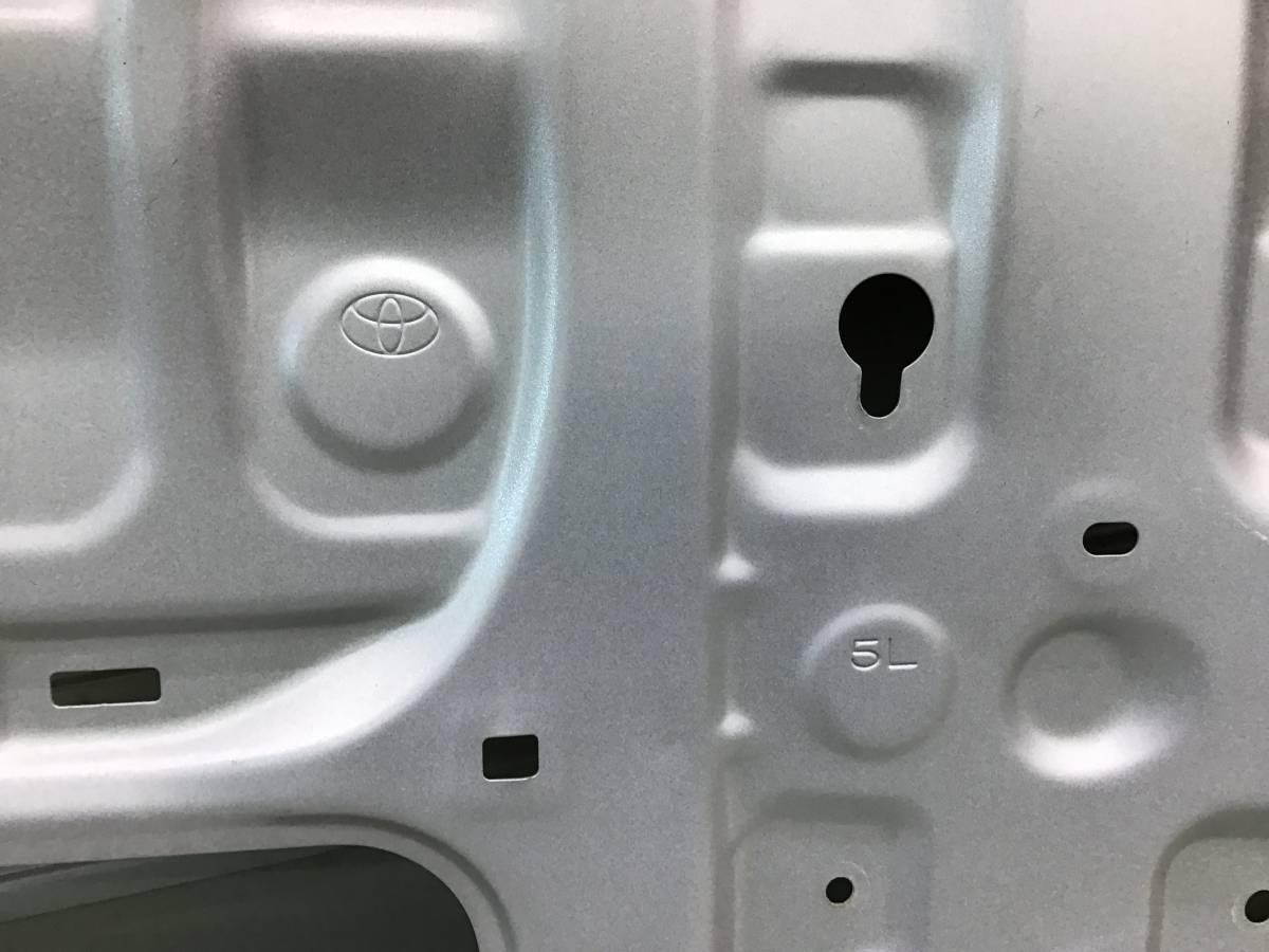 Дверь передняя левая Toyota Auris (E180) 2012> Дверь передняя левая Toyota Auris (E180) 2012>