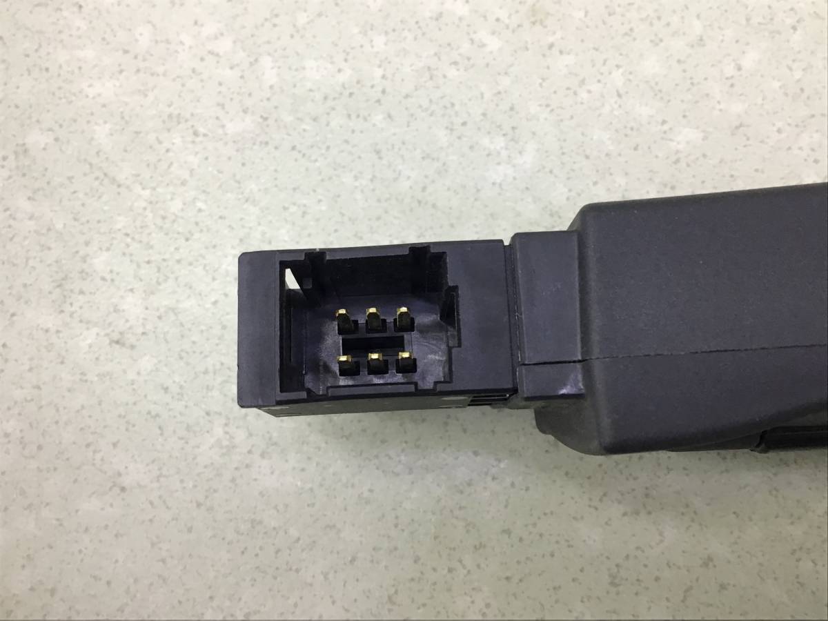 Переключатель подрулевой управления магнитолой Renault Logan (2) 2014>