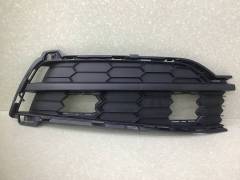 Решетка в бампер правая Skoda Karoq (NU7) 2017-н.в.