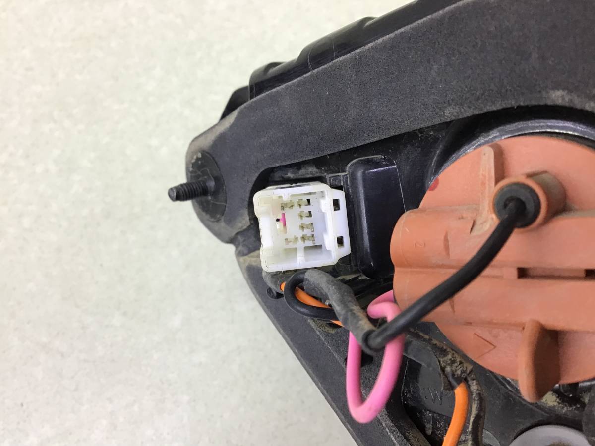 Фонарь задний внутренний левый Kia Rio 4 (FB) 2017-2022