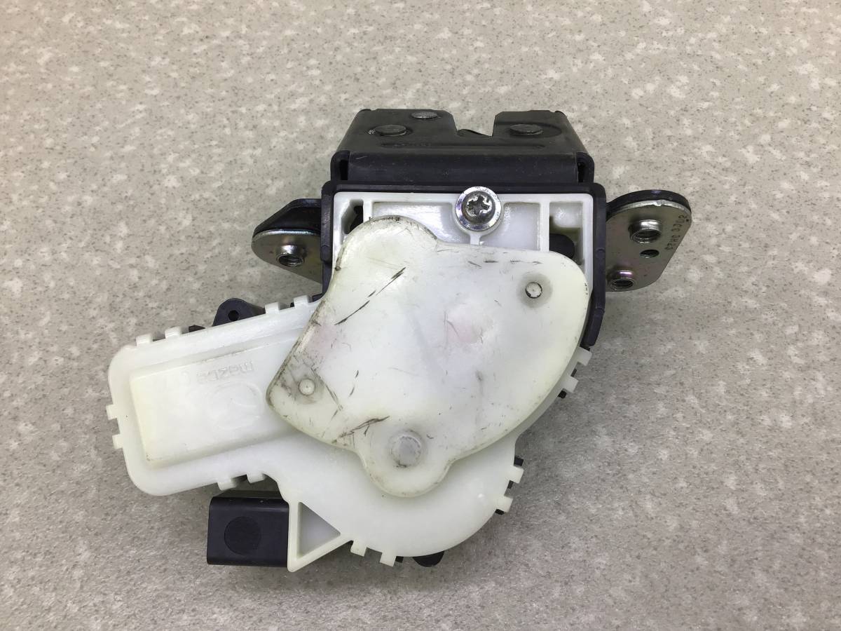 Замок багажника Mazda CX-5 (KE) 2011-2017 Замок багажника Mazda CX-5 (KE) 2011-2017