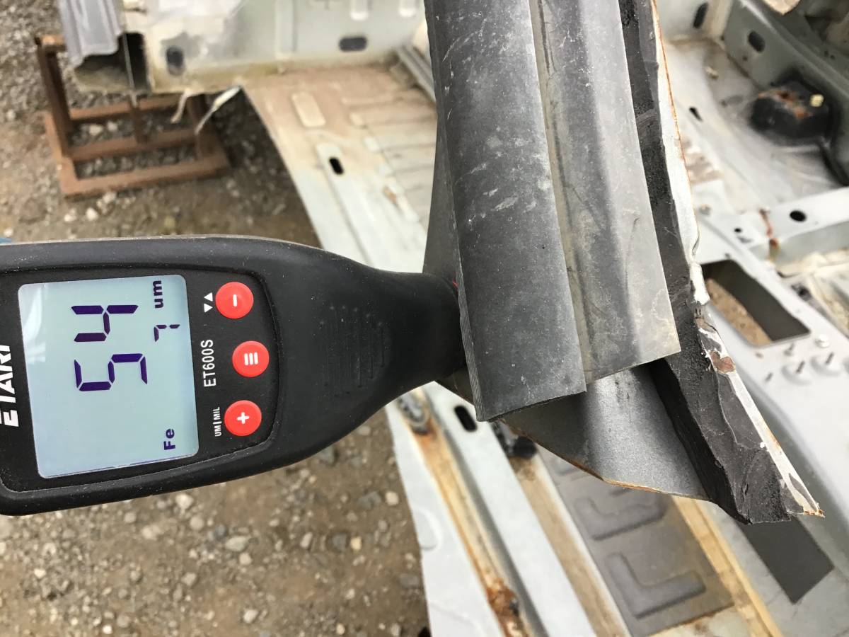 Стойка передней двери Renault Duster (HS) 2010-2021