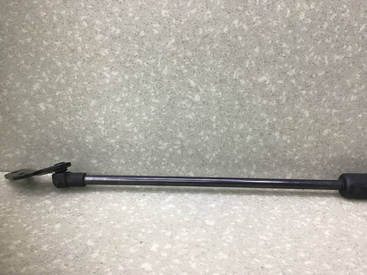 Амортизатор двери багажника Nissan Qashqai (J10) 2006-2013 Амортизатор двери багажника Nissan Qashqai (J10) 2006-2013