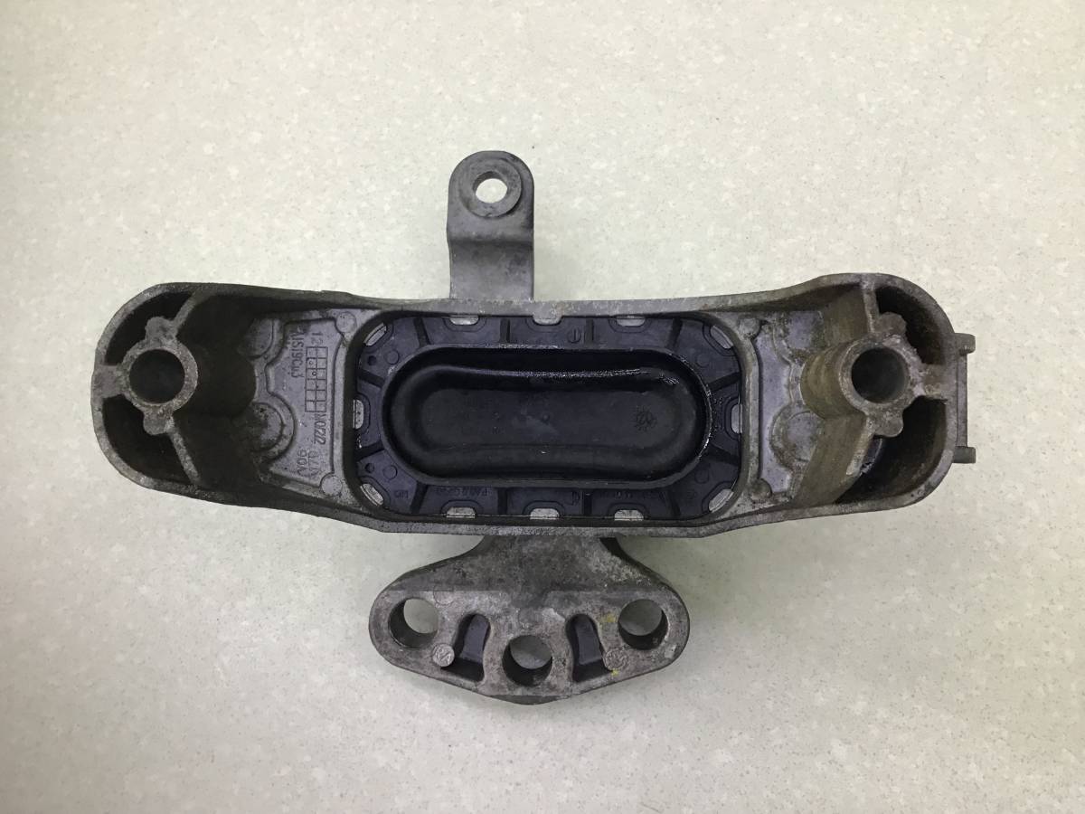 Опора двигателя правая Opel Astra J (P10) 2009-2015