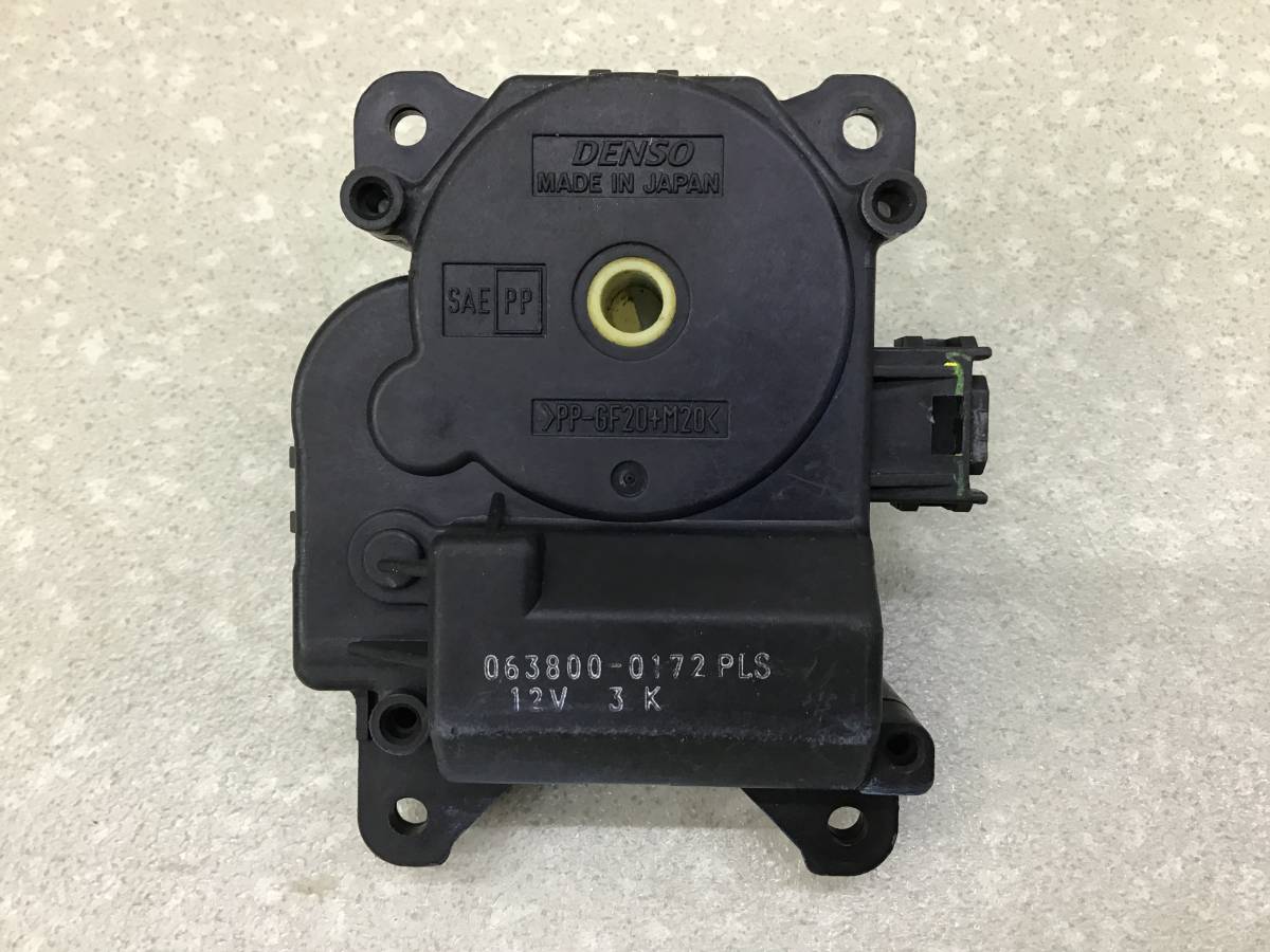 Моторчик заслонки печки Toyota Camry (V40) 2006-2011 Моторчик заслонки печки Toyota Camry (V40) 2006-2011