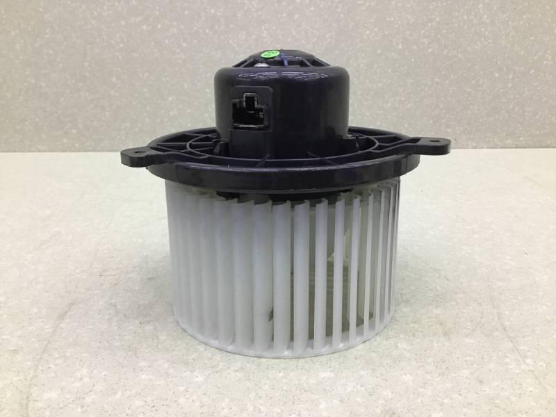 Моторчик отопителя Mitsubishi Pajero/Montero Sport (KS) 2015>