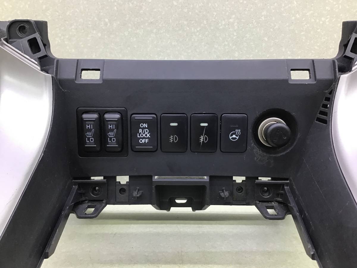 Накладка торпедо Mitsubishi Pajero/Montero Sport (KS) 2015>