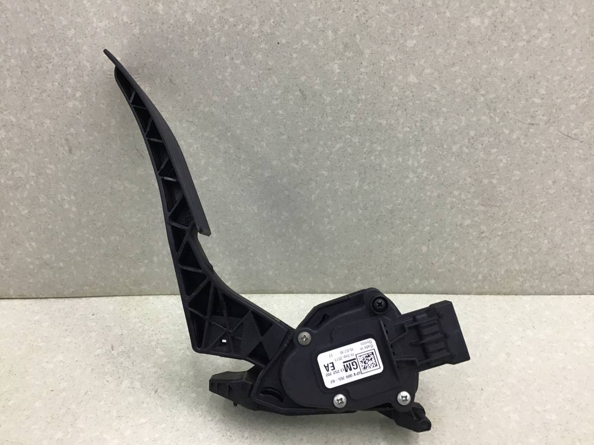 Педаль газа Opel Astra J (P10) 2009-2015